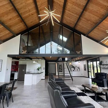 The Clubhouse Villa แฮมิลตัน ภายนอก รูปภาพ
